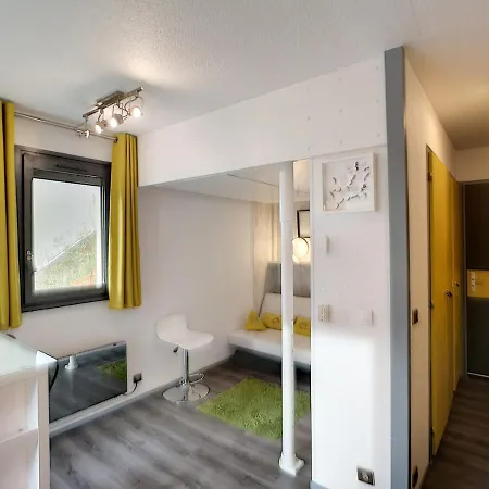 Renove 2 Pieces, 4 Pers, Wifi, Pied Des Pistes, A Proximite Commerces - Fr-1-178-125 *