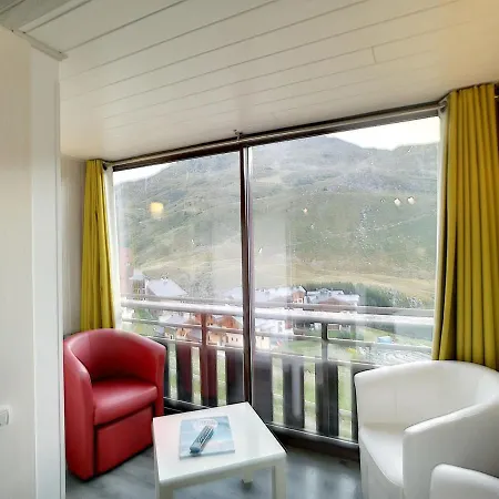 Apartment Renove 2 Pieces, 4 Pers, Wifi, Pied Des Pistes, A Proximite Commerces - Fr-1-178-125