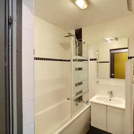 Apartment Renove 2 Pieces, 4 Pers, Wifi, Pied Des Pistes, A Proximite Commerces - Fr-1-178-125